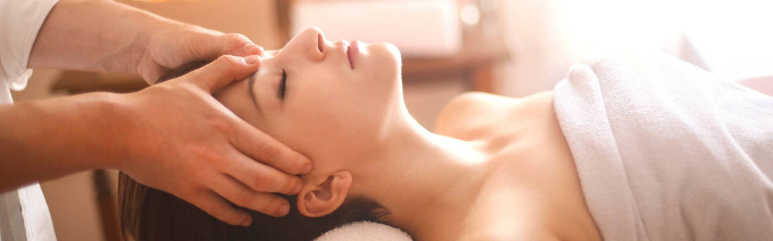 Masaż Kobido kontra Botoks – co lepiej działa na oznaki starzenia?